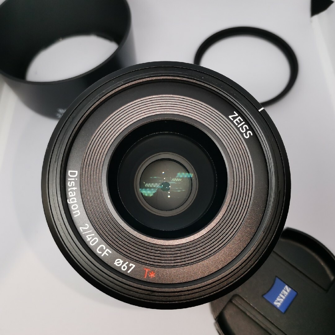 ZEISS(カールツァイス)のZEISS BATIS 40F2 CF ツァイス 40mm F2 Ｅマウント スマホ/家電/カメラのカメラ(レンズ(単焦点))の商品写真