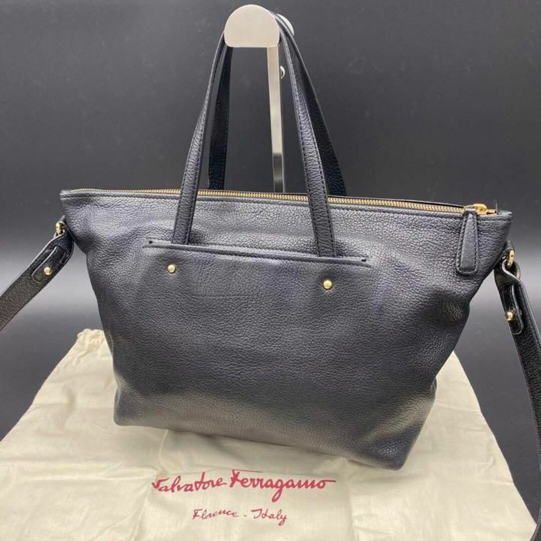 Salvatore Ferragamo(サルヴァトーレフェラガモ)の【美品】フェラガモ　2way ガンチーニ　ショルダーバッグ　ハンドバッグ　バッグ レディースのバッグ(トートバッグ)の商品写真