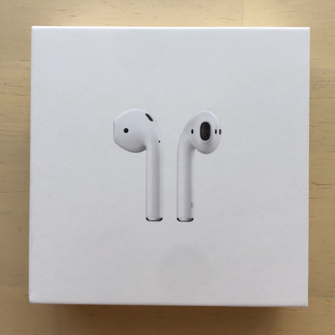 Apple(アップル)の【未使用品・送料込】AirPods 景品です スマホ/家電/カメラのオーディオ機器(ヘッドフォン/イヤフォン)の商品写真