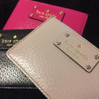 ケイトスペードニューヨーク(kate spade new york)のケイトスペード♤新品♤パスケース【ピンク】(名刺入れ/定期入れ)