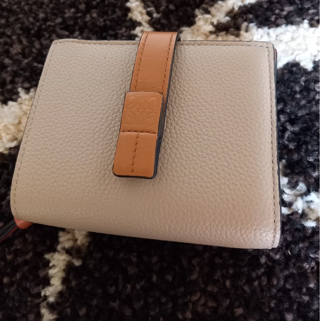 LOEWE - ロエベコンパクト財布美品❗ゆんちゃん様専用ですの通販 by