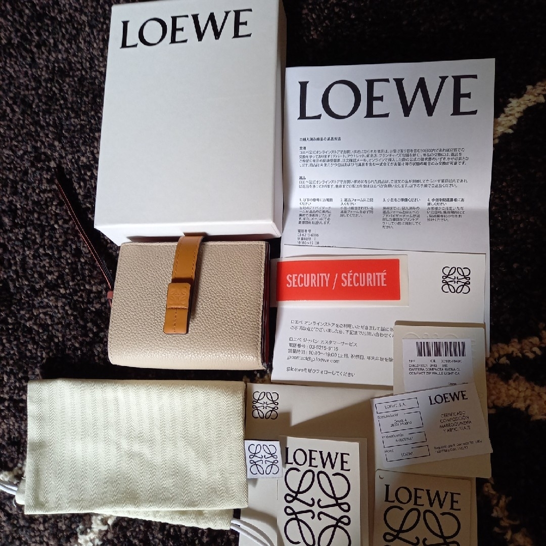 LOEWE(ロエベ)のロエベコンパクト財布美品❗ゆんちゃん様専用です レディースのファッション小物(財布)の商品写真