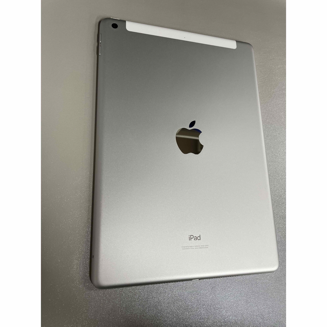 iPad 第8世代　10.2インチ  32GB  シルバー