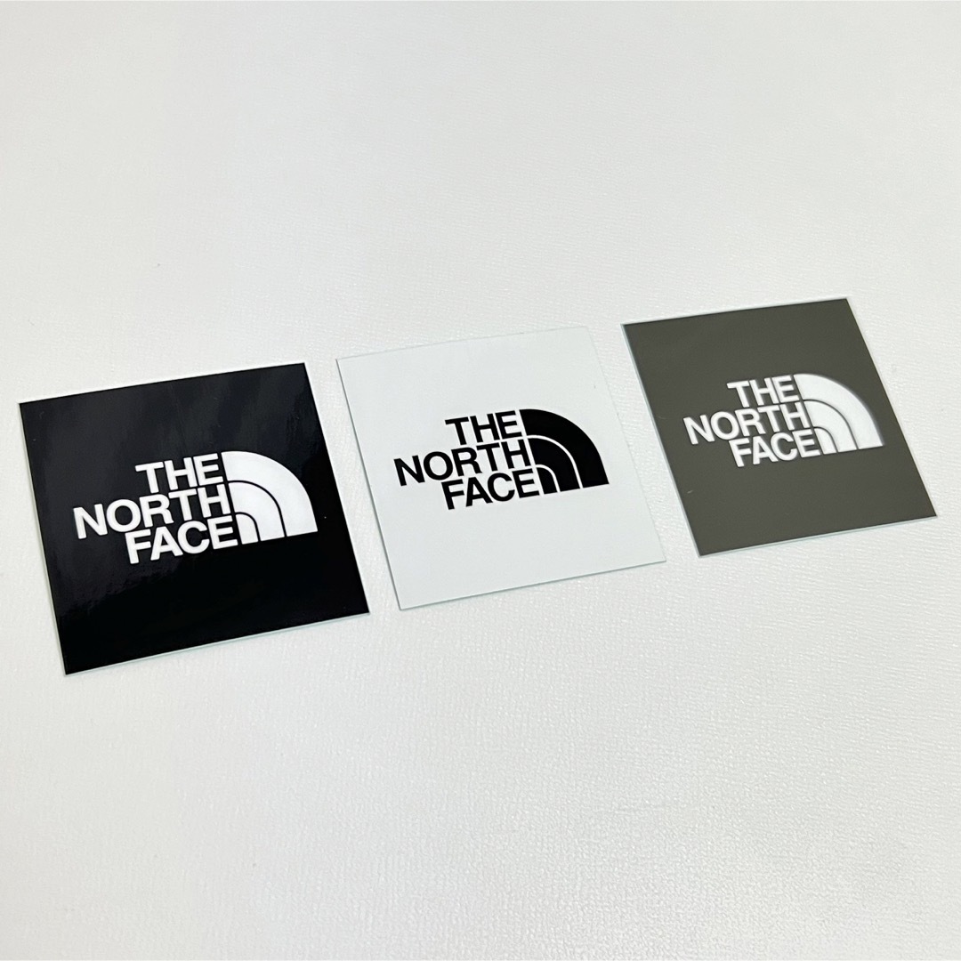 THE NORTH FACE(ザノースフェイス)の新品 ノースフェイス スクエア ロゴ ステッカー 3枚セット アイフォン ケース 自動車/バイクのバイク(ステッカー)の商品写真