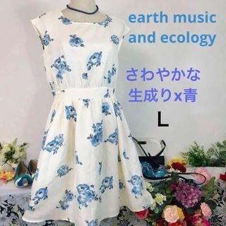 アースミュージックアンドエコロジー(earth music & ecology)のアースミュージック＆エコロジー　生成り青花柄　袖なしワンピース膝丈　L(ひざ丈ワンピース)