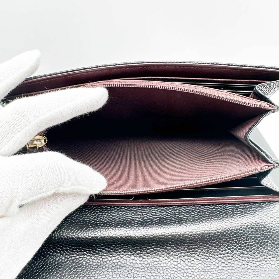 CHANEL(シャネル)のシャネル　マトラッセ　キャビアスキン　フラップウォレット　財布　黒 レディースのファッション小物(財布)の商品写真