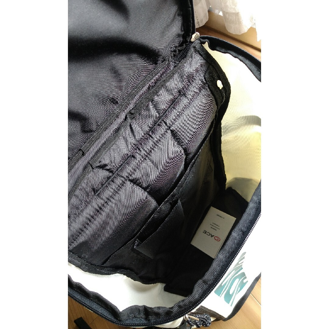 adidas(アディダス)のアディダス　ボックス型　リュック レディースのバッグ(リュック/バックパック)の商品写真
