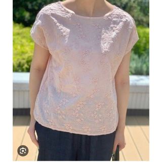クーポン利用&送料無料 BEARDSLEY お値下げ フロント刺繍カットソー