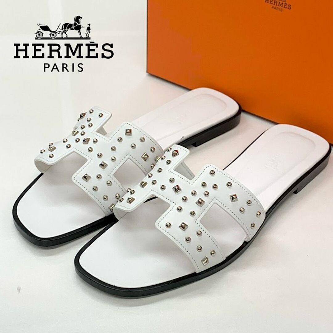 Hermes(エルメス)の7210 エルメス オラン レザー スタッズ サンダル ホワイト レディースの靴/シューズ(サンダル)の商品写真