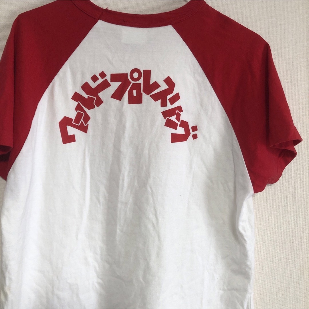 新日本プロレス　Tシャツ　赤　ライオンマーク スポーツ/アウトドアのスポーツ/アウトドア その他(格闘技/プロレス)の商品写真