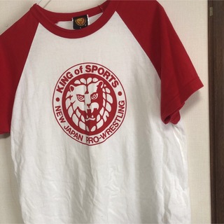 新日本プロレス　Tシャツ　赤　ライオンマーク(格闘技/プロレス)