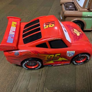 ディズニー(Disney)のカーズ　マックィーン　トミカ　道路　パーキング　ジャンプ(電車のおもちゃ/車)