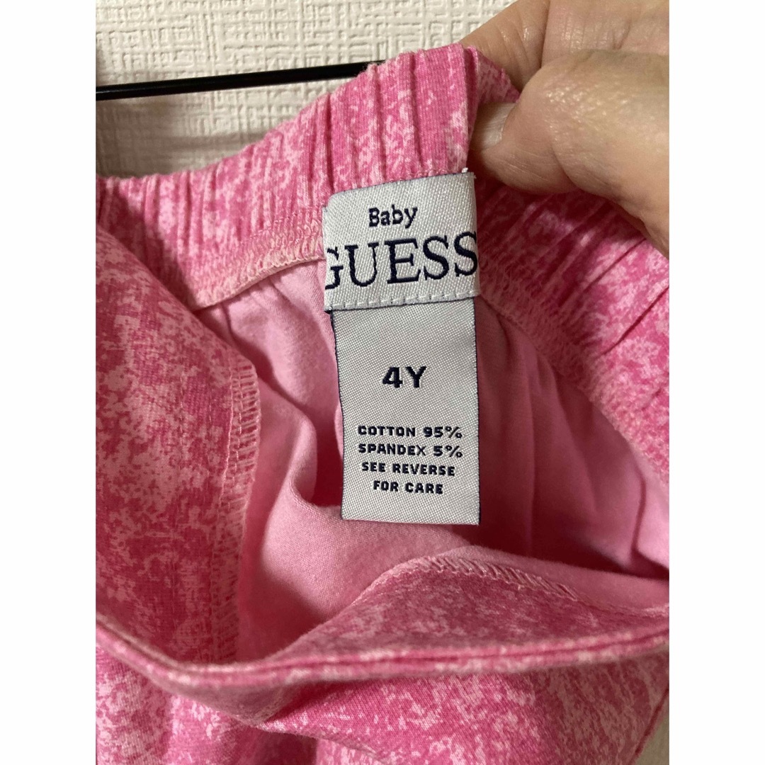 GUESS(ゲス)の美品 GUESS スカート　4Y 110 キッズ/ベビー/マタニティのキッズ服女の子用(90cm~)(スカート)の商品写真