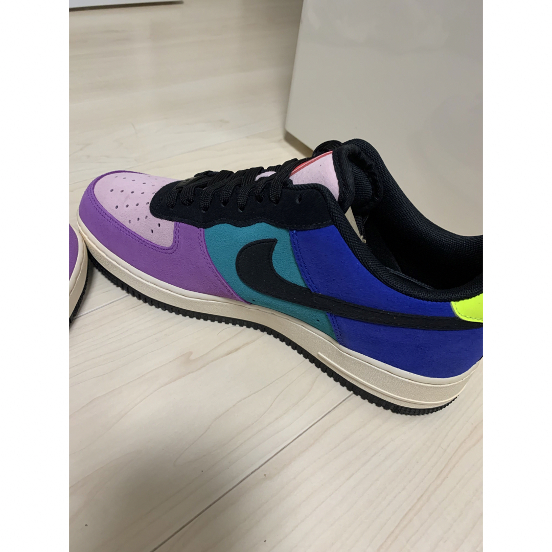 NIKE エアフォースワンLV8 4