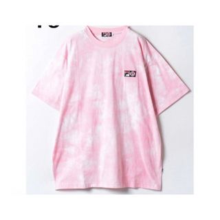 フィラ(FILA)の FILA×BE:FIRST ロゴ刺繍ワッペン Tシャツ 半袖　ピンク(Tシャツ/カットソー(半袖/袖なし))