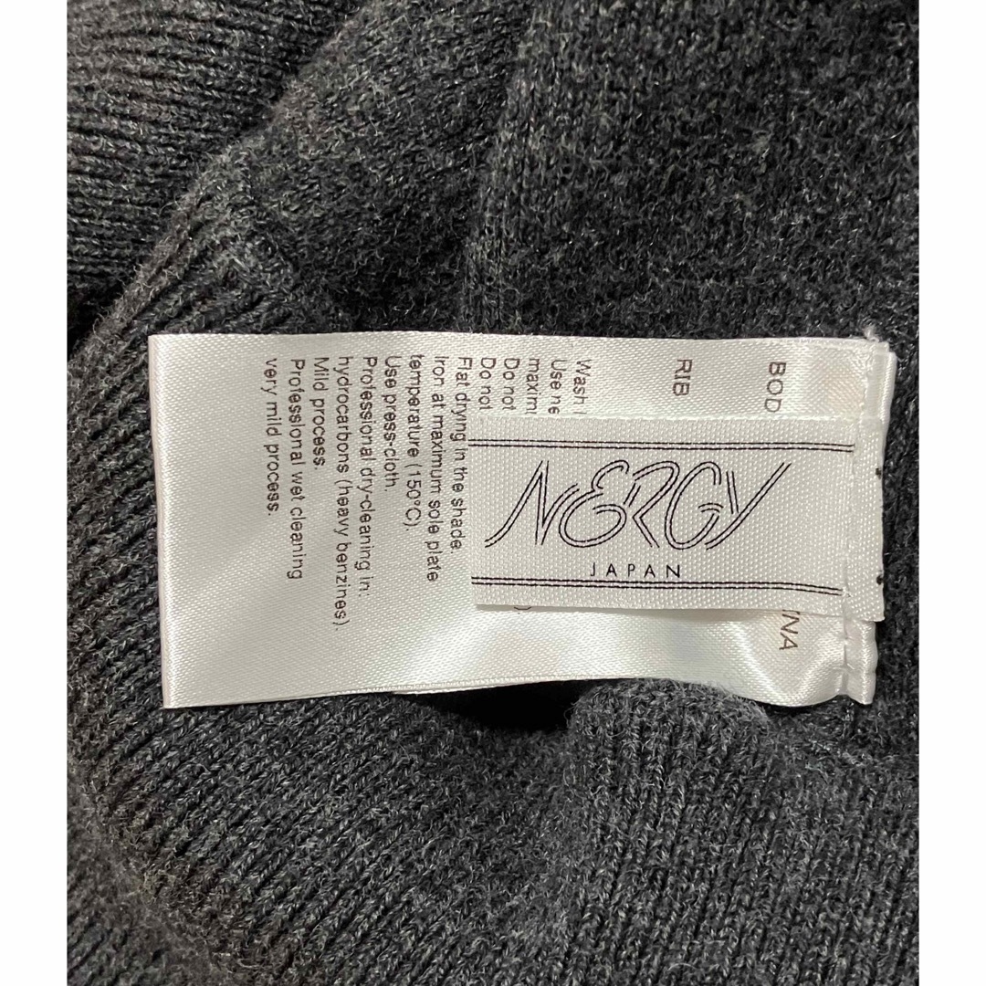 NERGY(ナージー)のナージー　Ｖネックニット　size フリー　コットンジャージー　やや毛羽立ち有り レディースのトップス(ニット/セーター)の商品写真