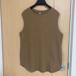 ユニクロ(UNIQLO)のユニクロ　ノースリーブ　ワッフルTシャツ Lサイズ(カットソー(半袖/袖なし))