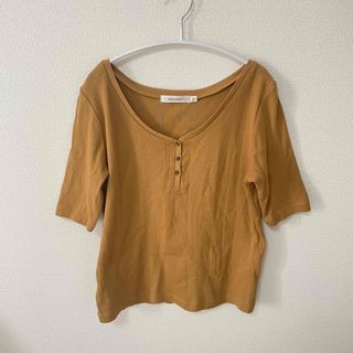 マウジー(moussy)の【セール中】moussy  マウジー　半袖tシャツ　カットソー　フリーサイズ(カットソー(半袖/袖なし))