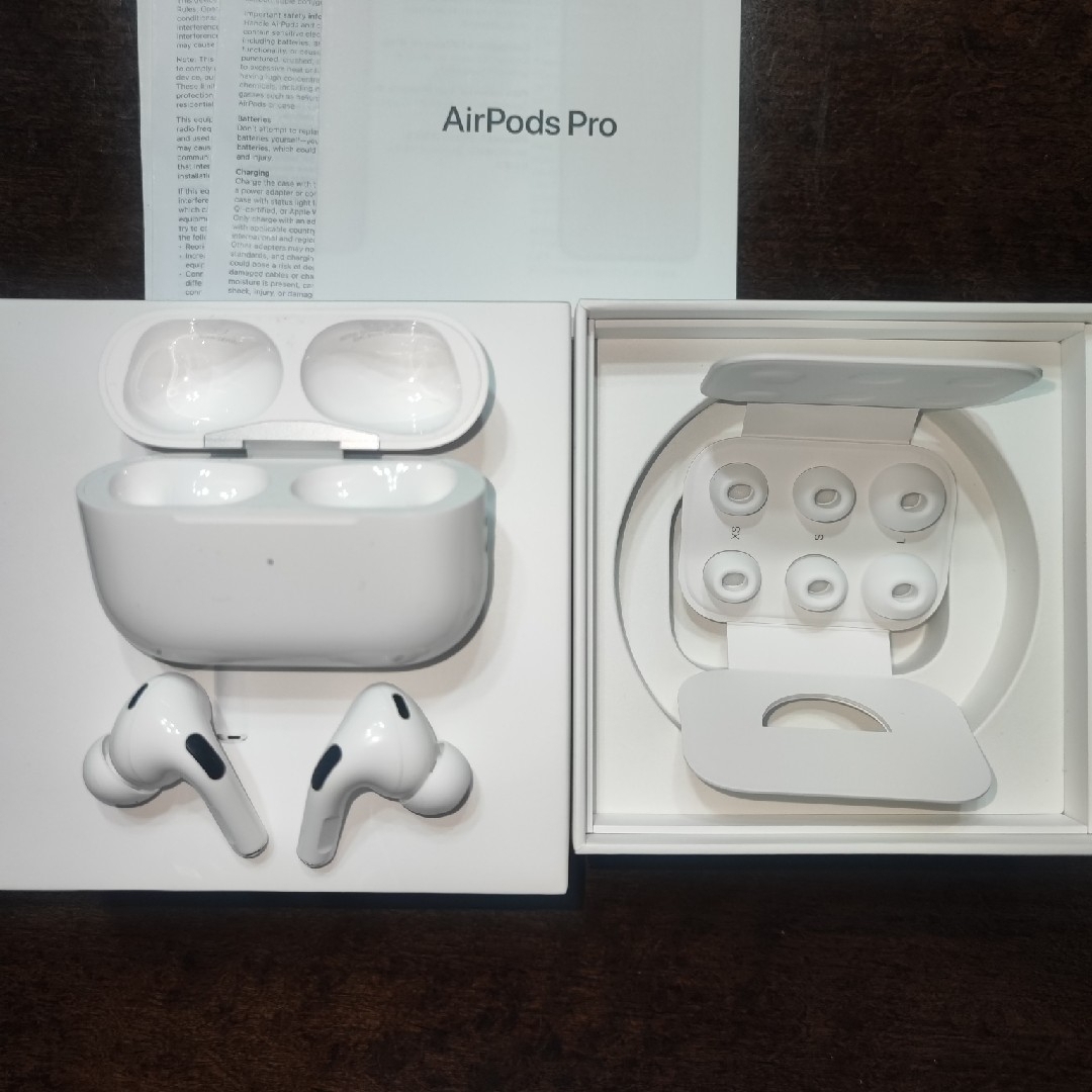 Apple(アップル)のAirPods Pro2 第2世代 MQD83J/A スマホ/家電/カメラのオーディオ機器(ヘッドフォン/イヤフォン)の商品写真