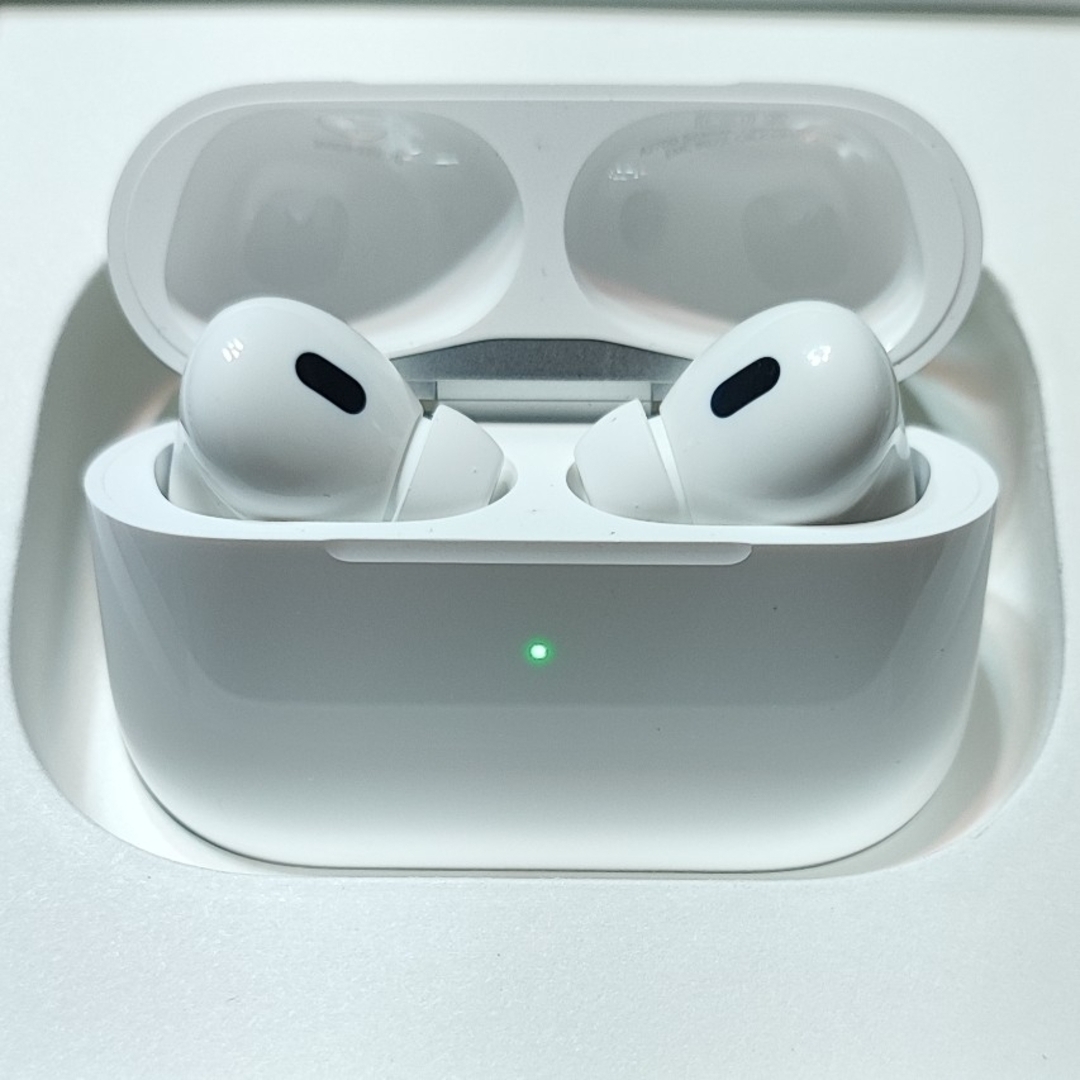 Apple(アップル)のAirPods Pro2 第2世代 MQD83J/A スマホ/家電/カメラのオーディオ機器(ヘッドフォン/イヤフォン)の商品写真