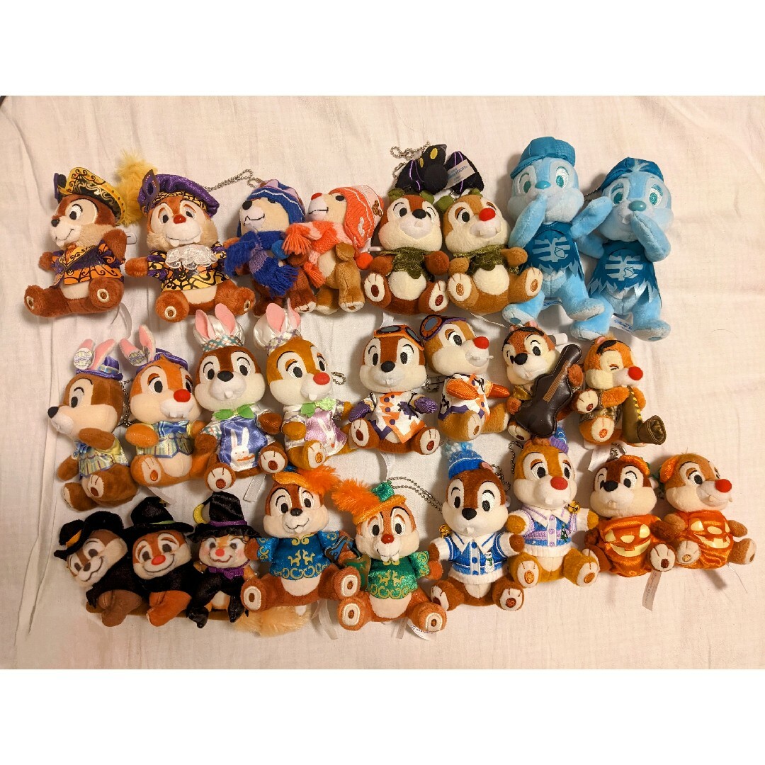 Disney(ディズニー)のディズニー チップとデール ぬいぐるみバッジ セット エンタメ/ホビーのおもちゃ/ぬいぐるみ(キャラクターグッズ)の商品写真