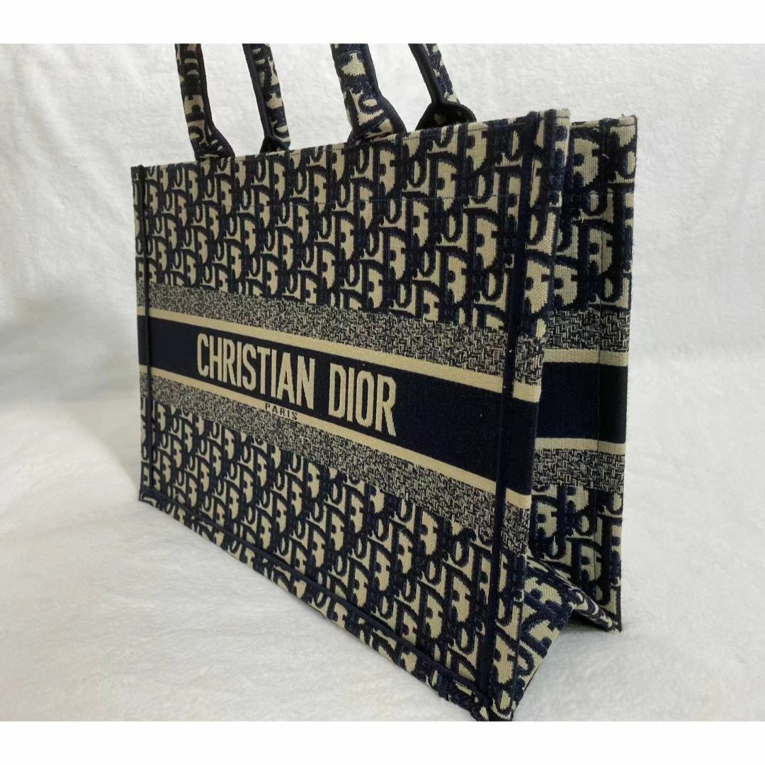 Christian Dior(クリスチャンディオール)の美品 DIOR BOOK TOTE ミディアムバッグ レディースのバッグ(トートバッグ)の商品写真