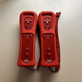 ウィー(Wii)のWiiリモコンプラス赤2本セット(家庭用ゲーム機本体)