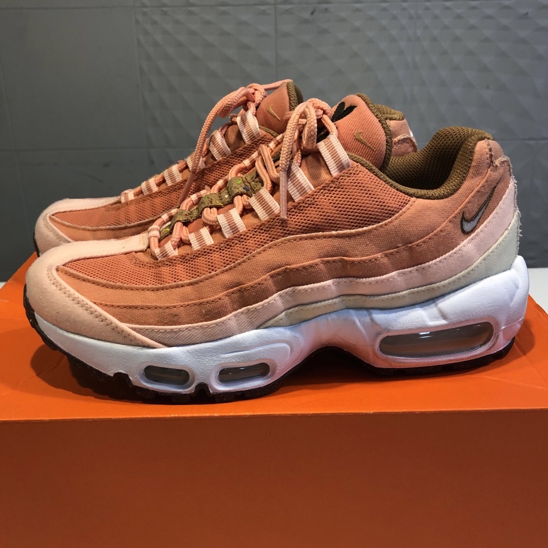 スニーカー【23.5cm】Nike Air Max95 SE Cork