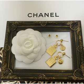 シャネル(CHANEL)のCHANELノベルティチャーム ピアス (ピアス)