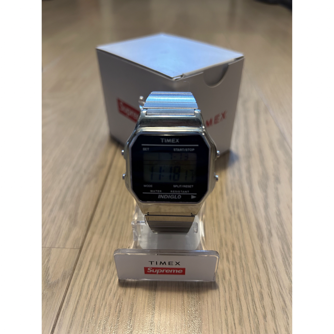 シルバー数回着用美品Supreme Timex Digital Watch Silver