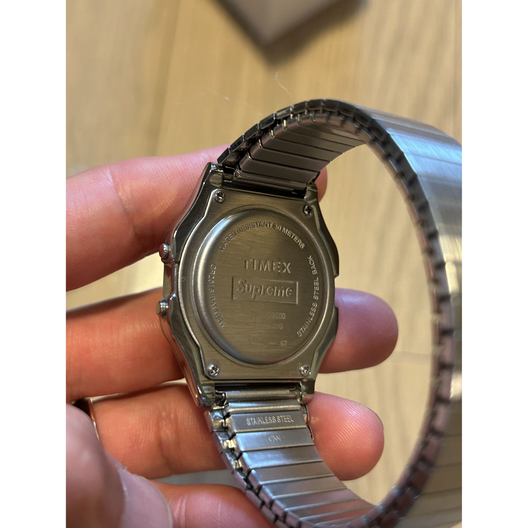 シルバー数回着用美品Supreme Timex Digital Watch Silver