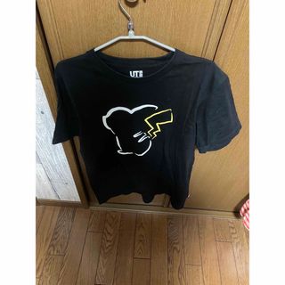 ユニクロ(UNIQLO)のユニクロ　UNIQLO ピカチュウ　黒Tシャツ(Tシャツ/カットソー(半袖/袖なし))