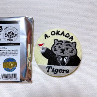 ハンシンタイガース(阪神タイガース)の阪神タイガース MUZIK TIGER コラボ  刺繍 缶バッジ 岡田監督(スポーツ選手)