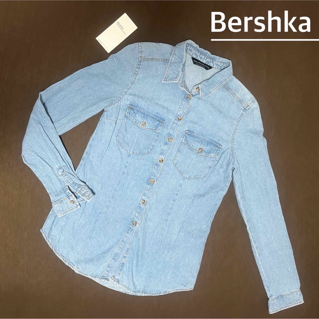 Bershka(ベルシュカ)のBershka ベルシュカ  デニムシャツ レディースのトップス(シャツ/ブラウス(長袖/七分))の商品写真