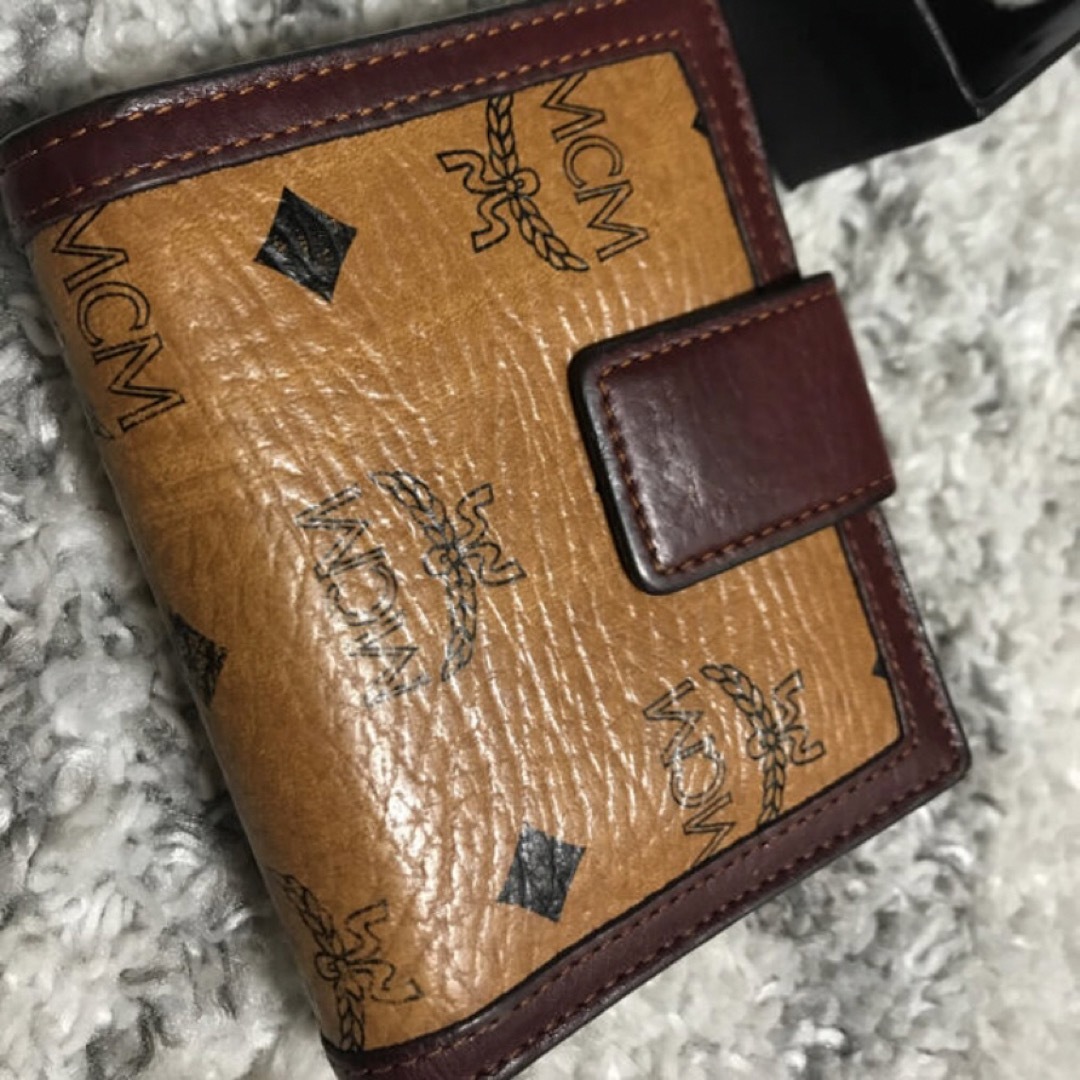 上品な MCM 二つ折り財布 レアカラー!! みそきん 折り財布