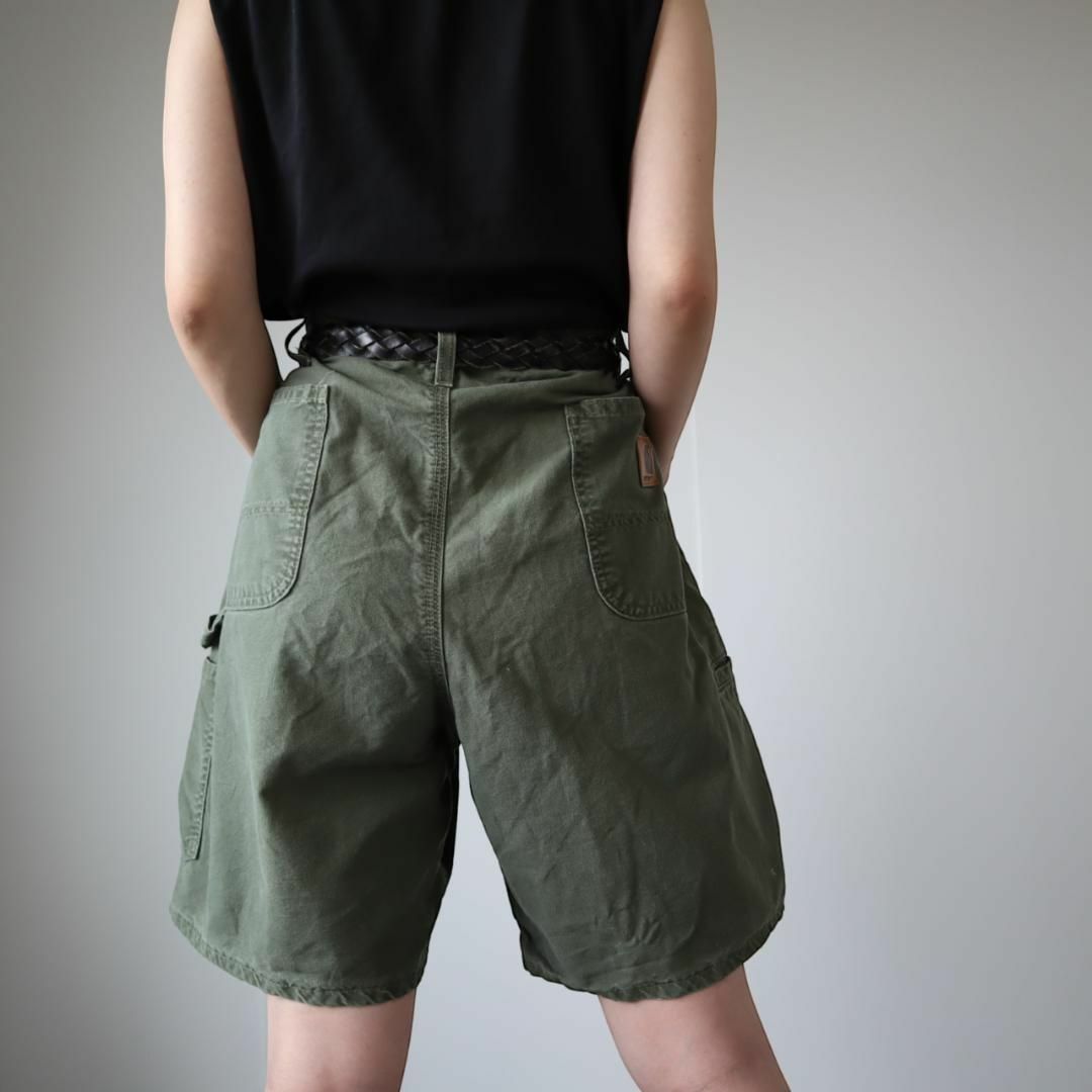 carhartt(カーハート)の【カーハート】革ロゴ ダック地 ルーズ ワイド ペインター ショーツ 緑 W40 メンズのパンツ(ペインターパンツ)の商品写真