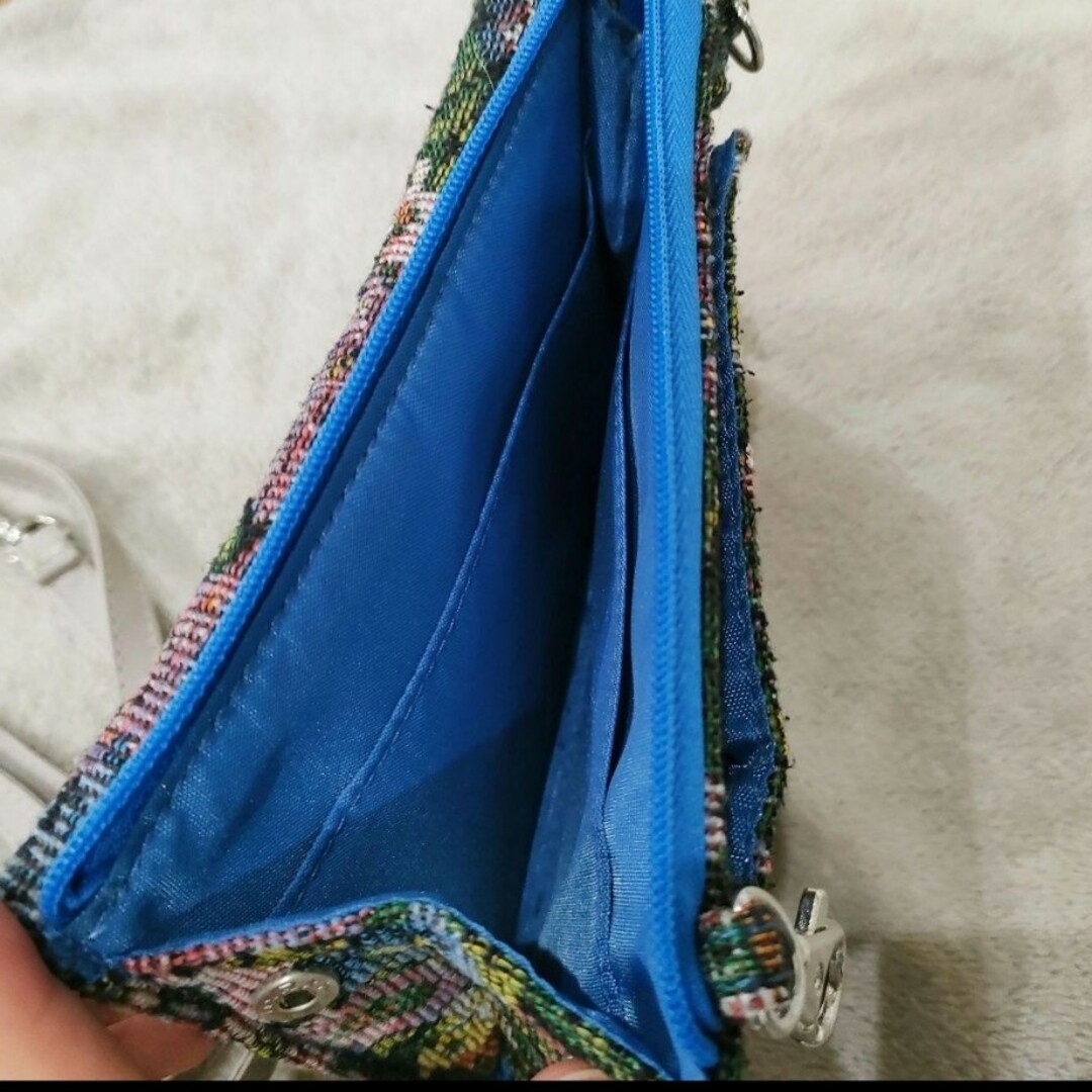 FELISSIMO(フェリシモ)のフェリシモ ゴブラン織りで作ったパスポートサイズの貴重品ミニバッグの会 レディースのバッグ(ショルダーバッグ)の商品写真