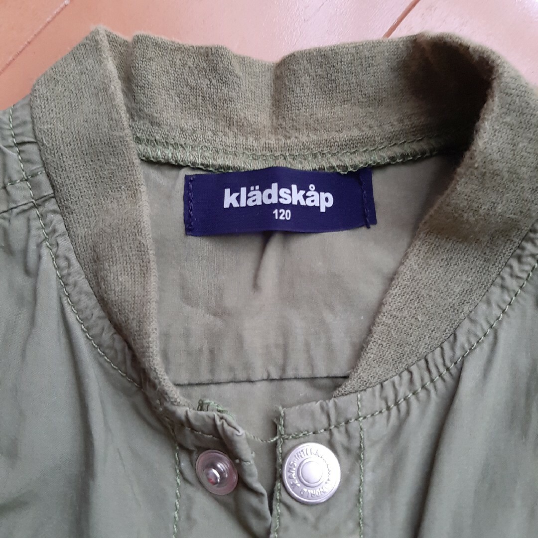 kladskap(クレードスコープ)のクレードスコープ　シャツ　120　カーキ　中古 キッズ/ベビー/マタニティのキッズ服男の子用(90cm~)(Tシャツ/カットソー)の商品写真