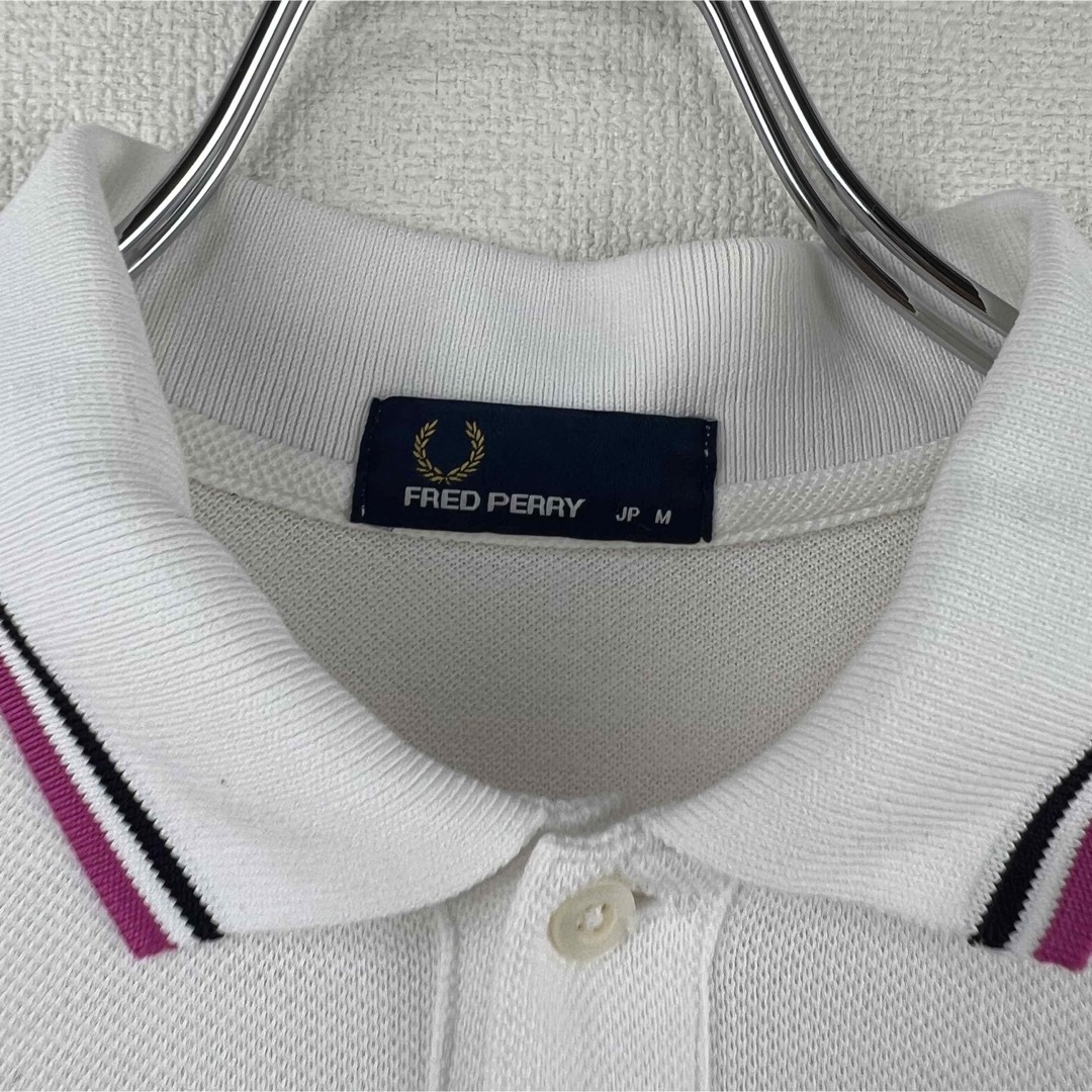 FRED PERRY(フレッドペリー)の大人気　フレッドペリー　FREDPERRY ポロシャツ　半袖　白ピンク　M メンズのトップス(ポロシャツ)の商品写真