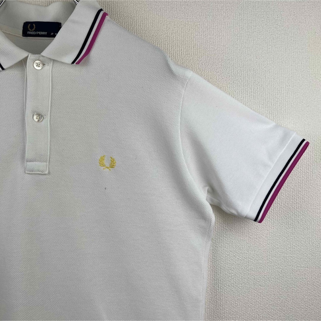 FRED PERRY(フレッドペリー)の大人気　フレッドペリー　FREDPERRY ポロシャツ　半袖　白ピンク　M メンズのトップス(ポロシャツ)の商品写真