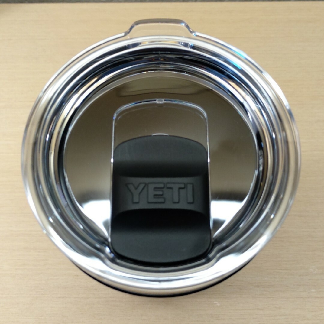 YETI(イエティ)のYETI RAMBLER 20ozTUMBLER MAGSLIDER LID スポーツ/アウトドアのアウトドア(その他)の商品写真