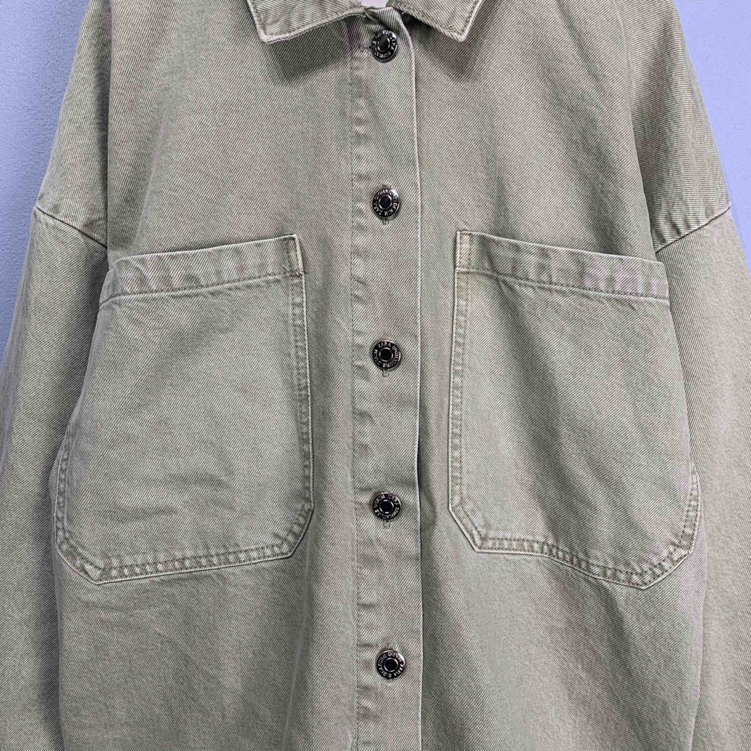 ZARA(ザラ)のC027 ザラ L デニムジャケット 裾ラウンド 長袖 カジュアル レディースのトップス(シャツ/ブラウス(長袖/七分))の商品写真