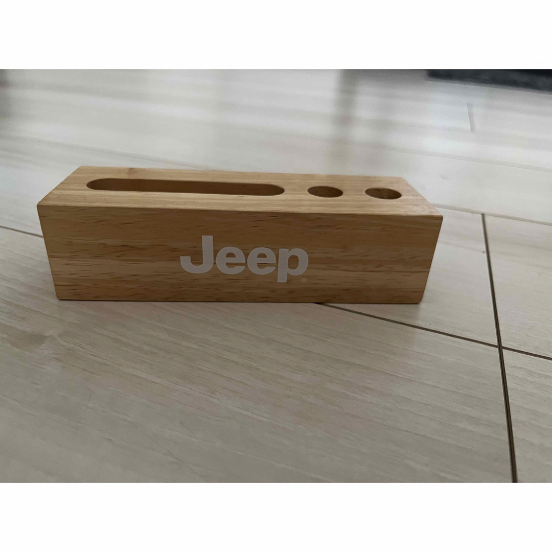 Jeep(ジープ)の【美品】Jeep スマホスタンド スマホ/家電/カメラのスマホアクセサリー(その他)の商品写真