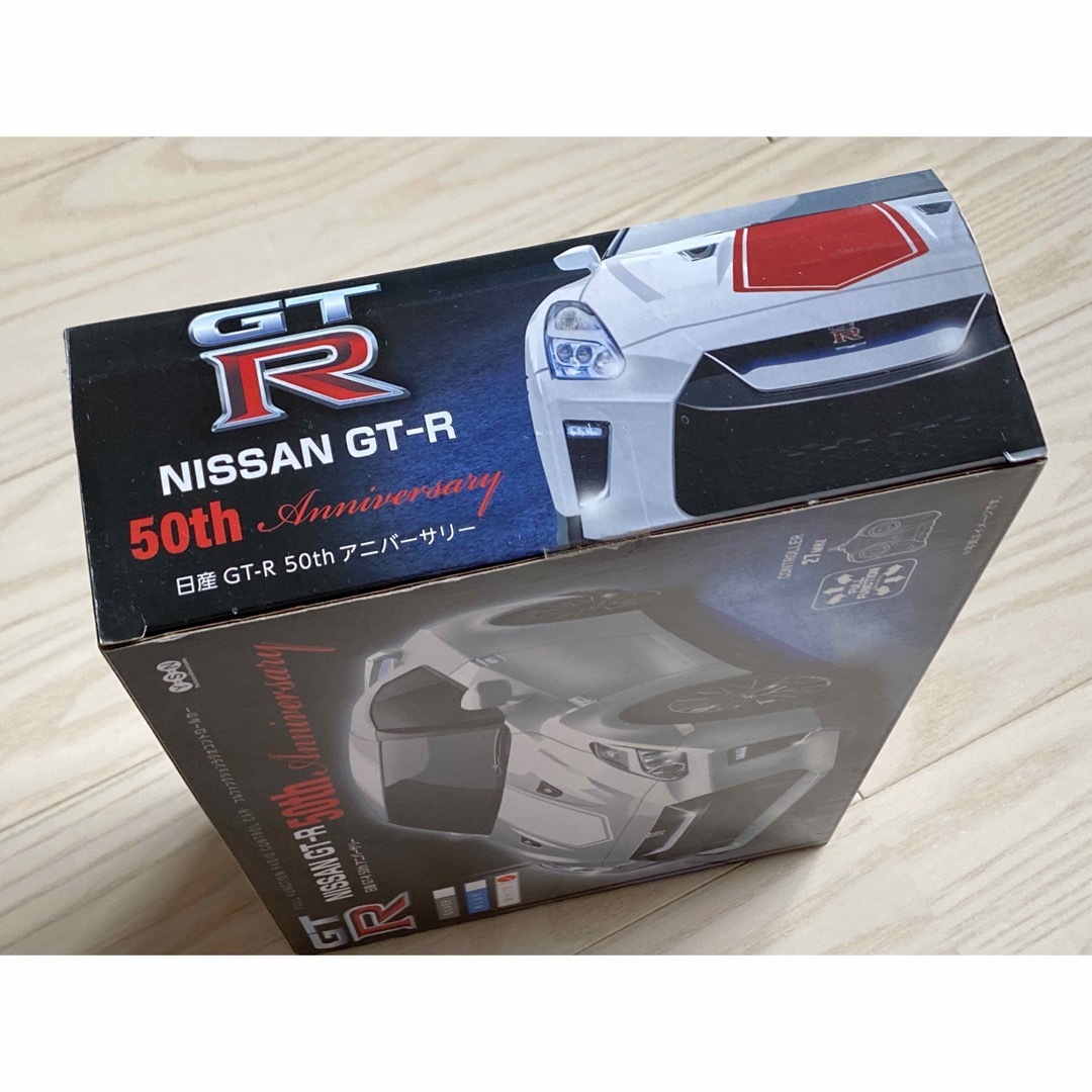 日産(ニッサン)の新品　日産　車　GT-R 50th ラジコン　ホワイト　白　フルファンクション エンタメ/ホビーのおもちゃ/ぬいぐるみ(ホビーラジコン)の商品写真