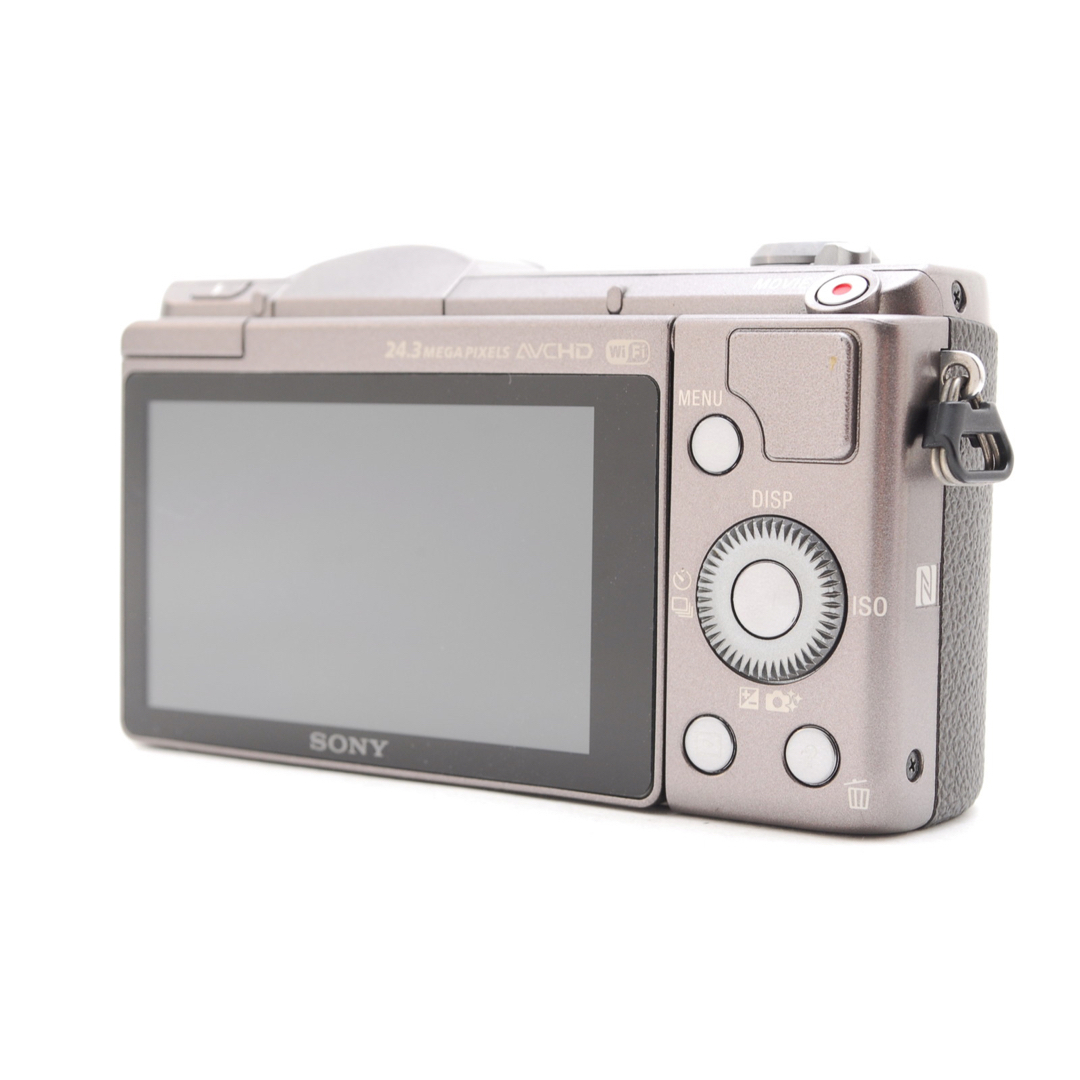 充実の品 ショット極小 状態 の極上品❤️SONY ILCE−α5100 ブラック
