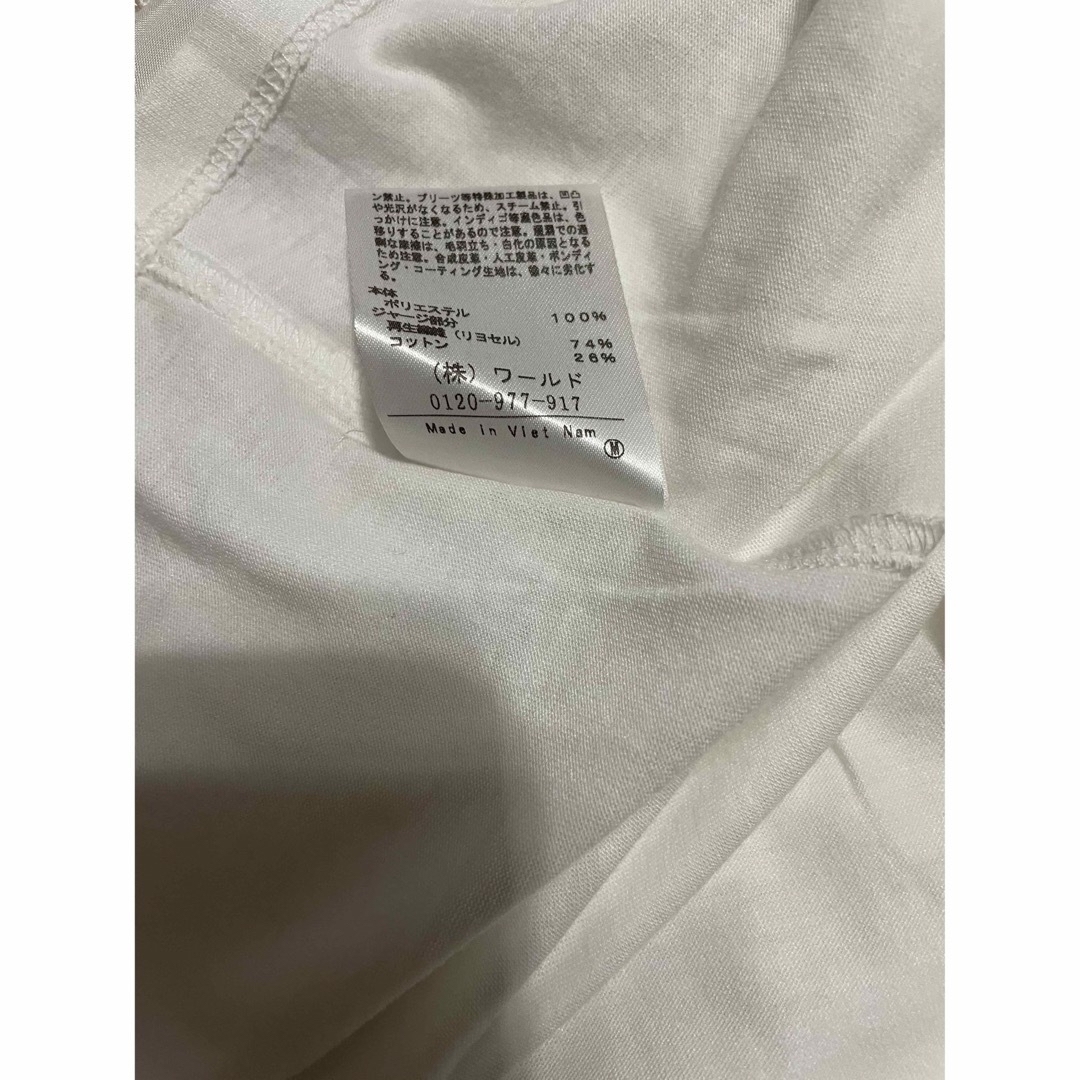 UNTITLED(アンタイトル)のアンタイトル　1.2万　ブラウス　シャツ　フレンチ　ノースリーブ  白カットソー レディースのトップス(Tシャツ(半袖/袖なし))の商品写真