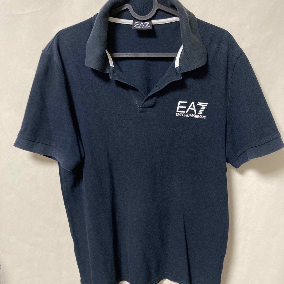 EMPORIO ARMANI EA7(エンポリオアルマーニイーエーセブン)のエンポリオ アルマーニEA7 バックロゴ  スウェット ハーフパンツ&ポロシャツ メンズのトップス(ポロシャツ)の商品写真