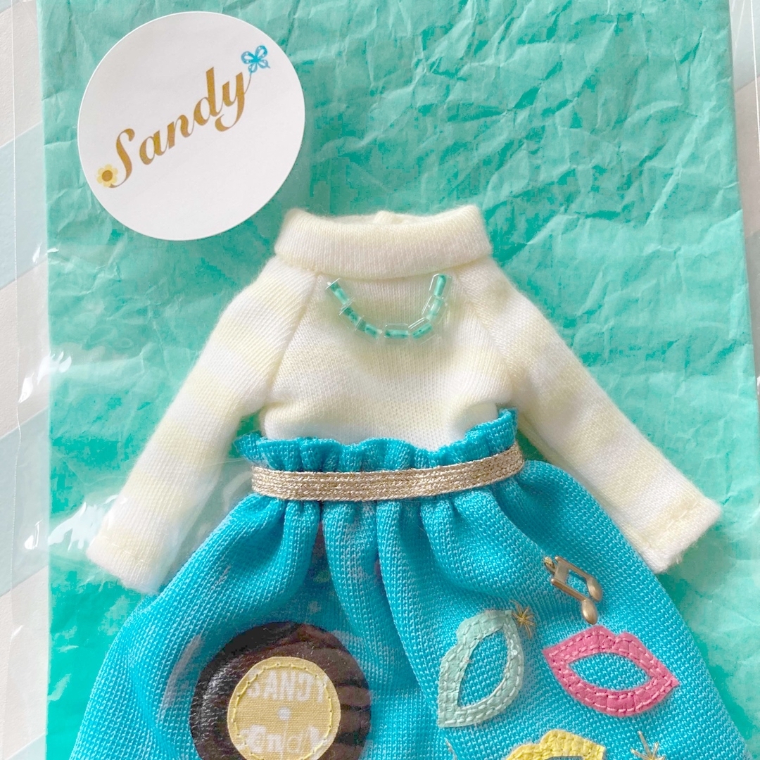 GOOD SMILE COMPANY(グッドスマイルカンパニー)のsandy doll closet様　リカちゃん・ネオブライスサイズワンピース ハンドメイドのぬいぐるみ/人形(人形)の商品写真