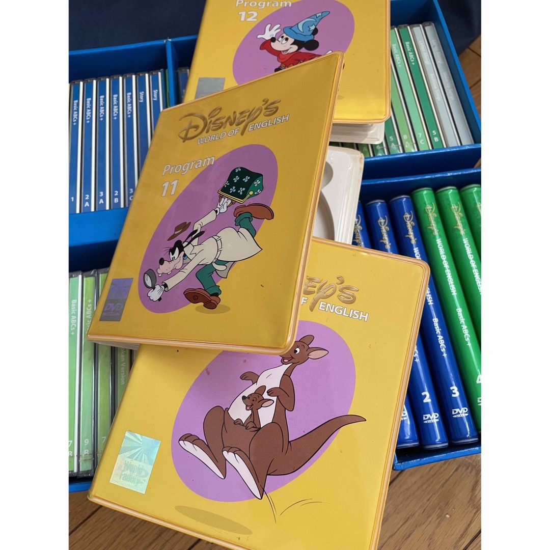 Disney(ディズニー)のDWEディズニー英語システム DVD、CD キッズ/ベビー/マタニティのおもちゃ(知育玩具)の商品写真