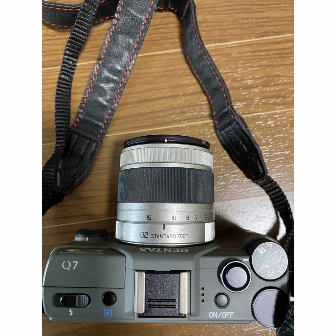 PENTAX Q7 STANDARD ZOOM レンズつき スマホ/家電/カメラのカメラ(ミラーレス一眼)の商品写真